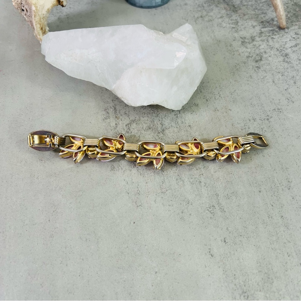 Vintage Juliana Pink White Swirl Milk Glass and Rhinestone Bracelet 6.75in - Picture 12 of 14